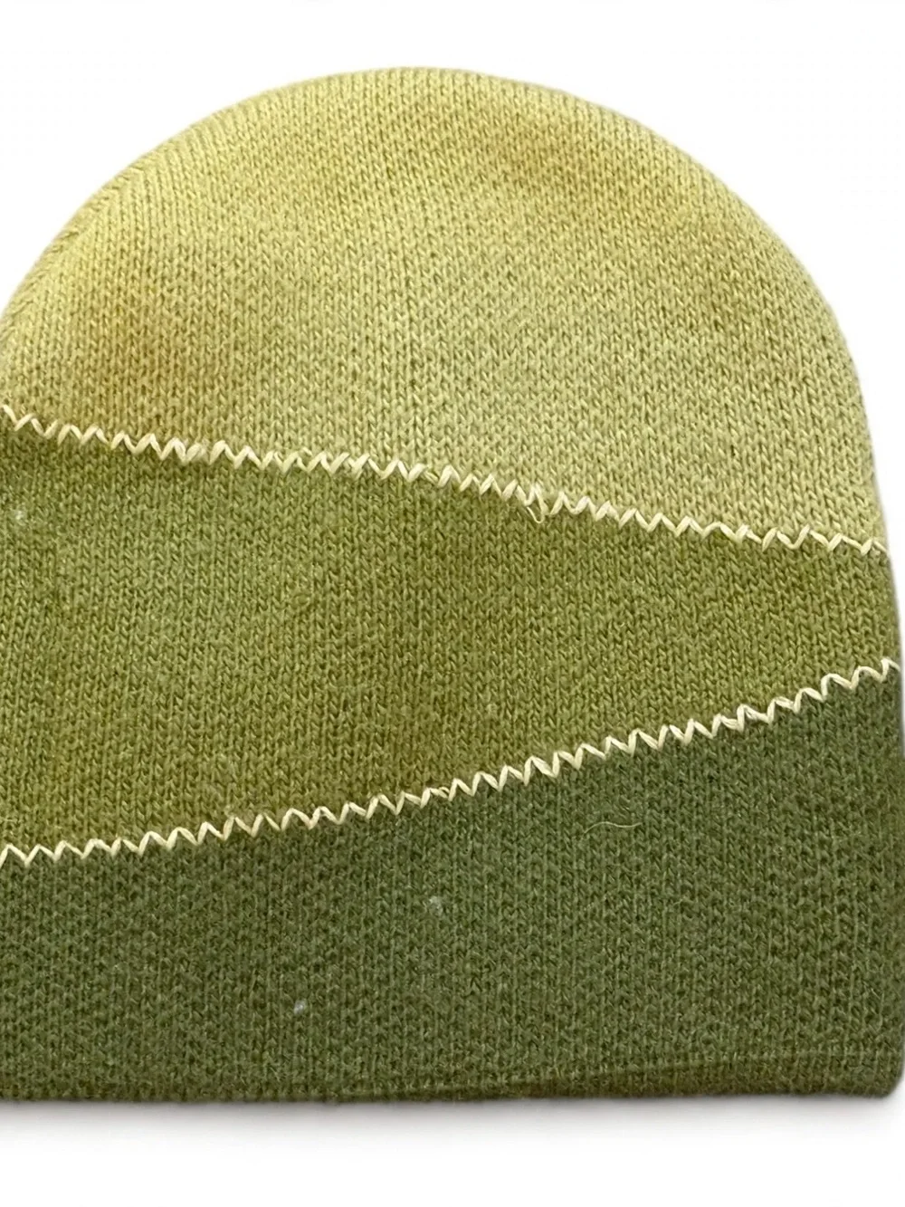 Disney Pirates of the Caribbean Dead Man’s Chest Vintage Beanie Gloves Set
